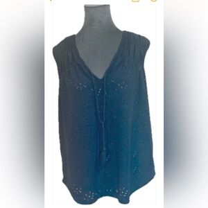 Nanette‎ Lepore Navy Eyelet Sleeveless Blouse. Size L.